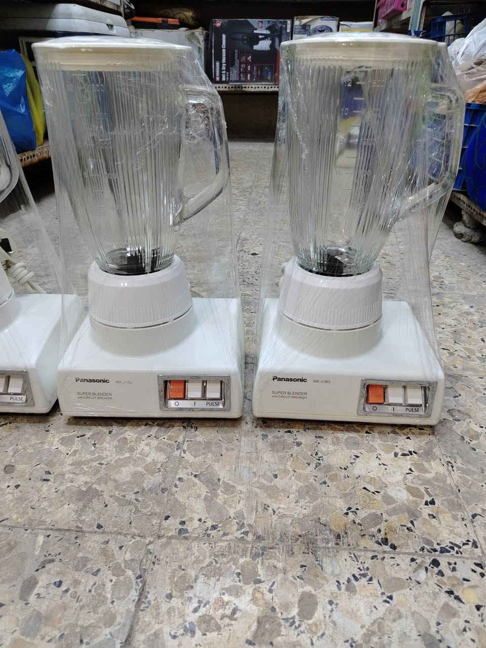 خلاط بانسونك. زجاج. 2 لتر  مستعمل باله


**إذا كنت صاحب هذا الإعلان وتريد حذفه لأي سبب، رجاءا أرسل رسالة إلى الدعم الفني**