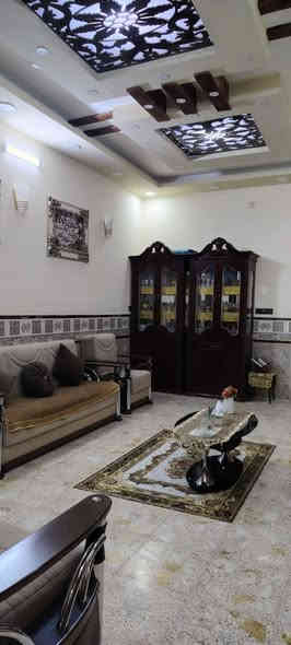 السلام عليكم 
بيت في نادر الثانيه بناء حديث 2020 
المساحة 375 م
النزال 30
الواجهة 12 
طابقين شقتين منفصلات 
للاستفسار الاتصال بالرقم *********** واتساب
