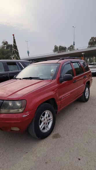 السلام عليكم من رخصة صاحب الكروب المحترام للبيع جيب كراند شروكي 2002 رقم سليمانيه 55 $ وبيها مجال بسيط داخلها كلش نضيف فتحه كشن جلد كهرباء مكينه بلاد بيها صوت بطاله التبريد يريد فقط غاز مكان السياره بغداد الأتصال ***********
