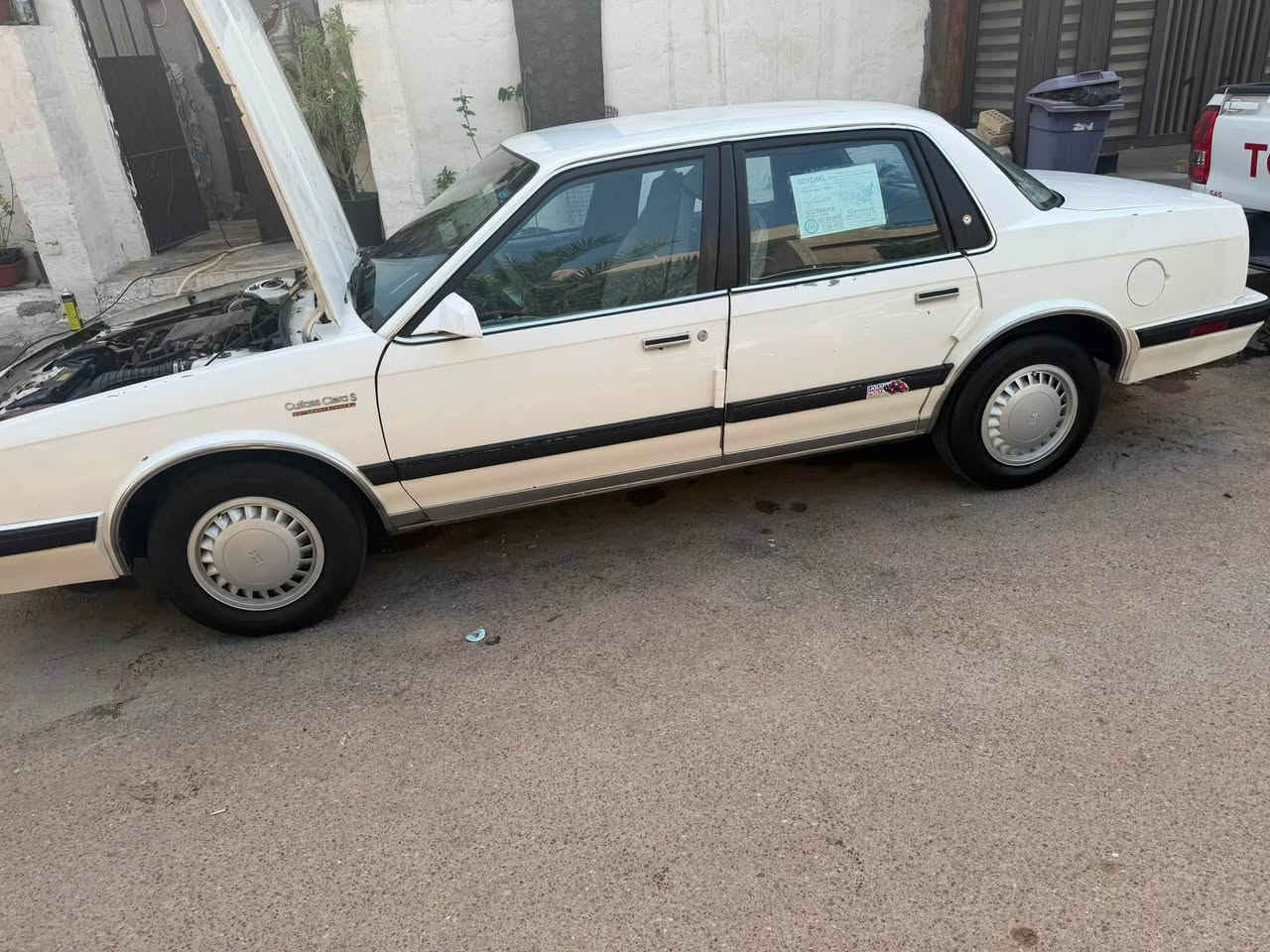 سلام عليكم  للبيع بدون حادث بدون صبغ بلاديه جاهزه تخم تاير صدر غرفه بلاديه نضيفه جدا سعر 50 وبيها مجال ***********
