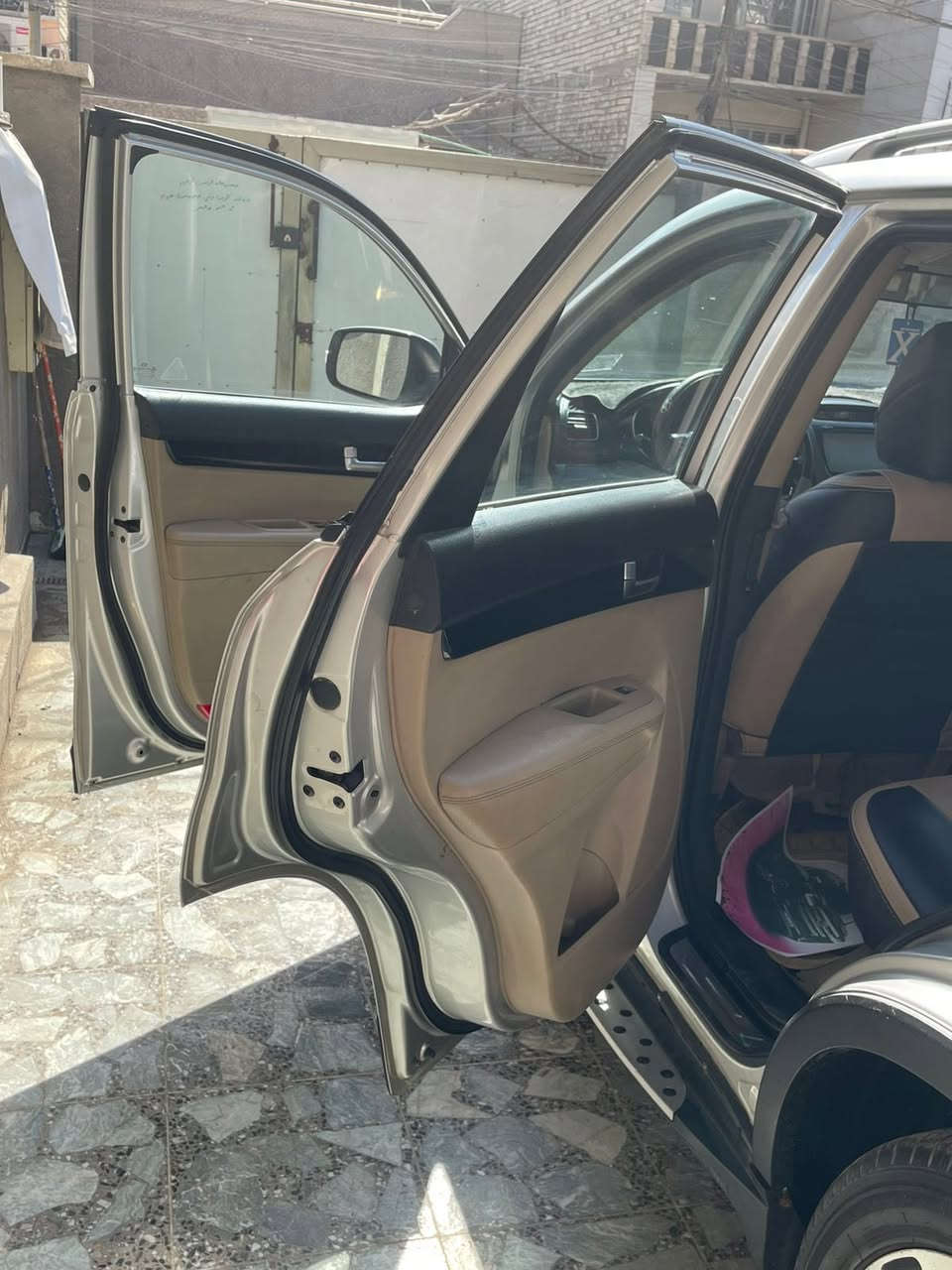 السلام عليكم سورنتو  2013
السياره كفاله عامه  من الصبغ ماعده الجاملغ الامامي بارد 
المكان الامين الثانيه 173وبيهه مجال السياره اربعه سلندر 
***********
