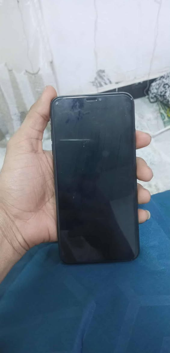 سلام عليكم جهاز اكس ماكس مكفول من كلشي ماعده بس الفطر الي بل ضهر بطاريه 81 سعره 250اوبي مجال حك الجيه/المكان البصره ابو الخصيب الرقم ***********بي واتساب
