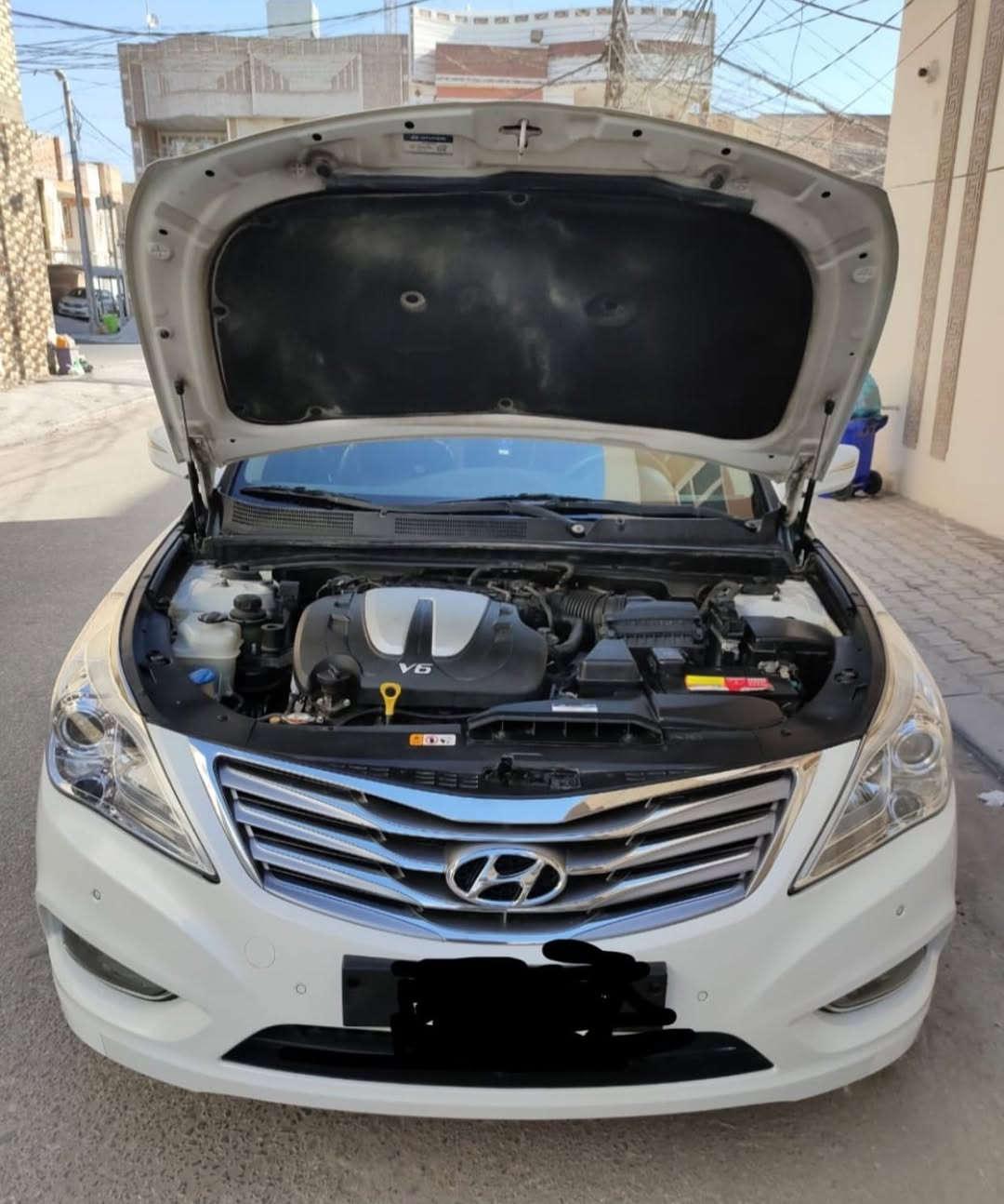 السلام عليكم ..
ازيرا خليجي موديل 2013 رقم بغداد بأسمي أستلام شركة ..
محرك حجم 3000
 هزه جديده+ تحويل جديد+ سنوية مجدد 2029
تخم تاير جديد ..
بصمة تشغيل ..
كشنات جلد لون جوزي و اسود ..
بردات عدد 3 ..
مري شفط ..
تحكم ستيرن ..
مواصفات الازيرا لاتعد ولا تحصى ..
تبديل قطعه واحده جاملغ من جهه السائق الامامي نفس اللون بدون صبغ  ..
السعر 137 وبيها مجال..
مكان السيارة النجف الاشرف ..
واتساب: ***********
