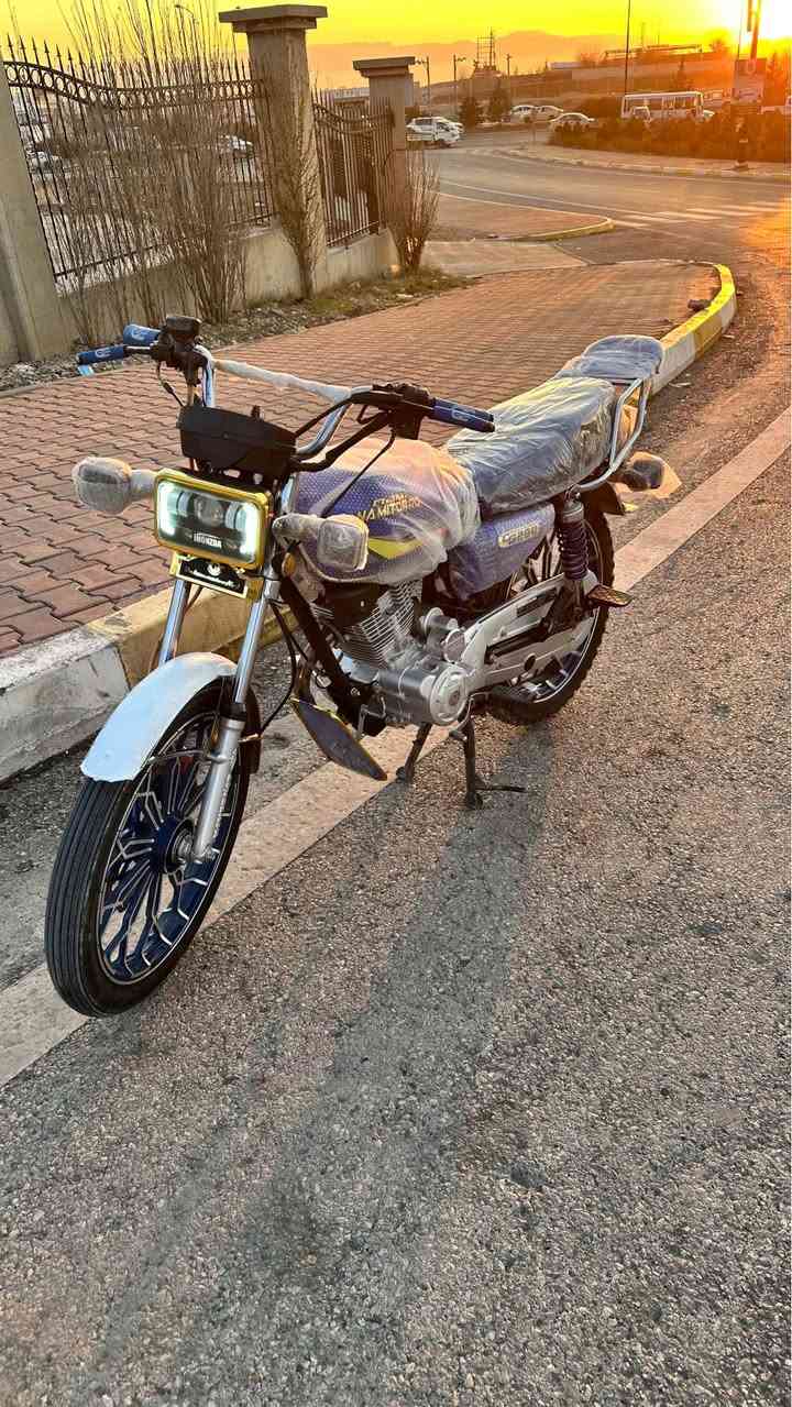 بسم الله الرحمن الرحيم﷽ مزخرفه  
سەرەتا بەناوی خوای گەورەی میهرەبان  سڵاوی خوا لەهەموو برایان نامی پڕۆی هۆنزدا مۆدێل ٢٠٢٥ بۆ فۆشتن مەکینە ٢٠٠  گێڕ و مەکینە و هەموو گیانی بەشەرت  خوار هەموو بازاڕ ئەیفرۆشم شوێنم سلێمانی نرخی ٦٧٠ هەزار و معامەلە
***********
Admin gull🌹 السليمانية, العراق
