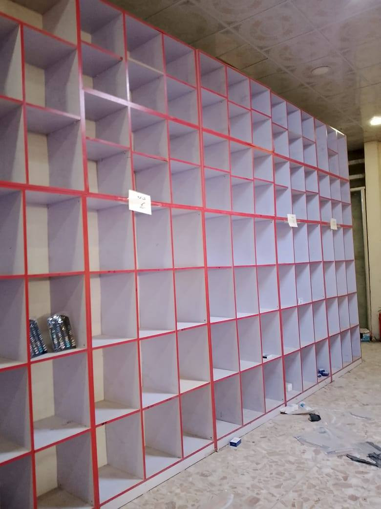 لوكرات mdf
3.5 م 
2م وملحق 1.5
عمق 40 سم
عرض 1.2
نظيفات
سعر اللوكر 300؟وبيه مجال 
يوجد 80 لوكر
*********** وتساب
