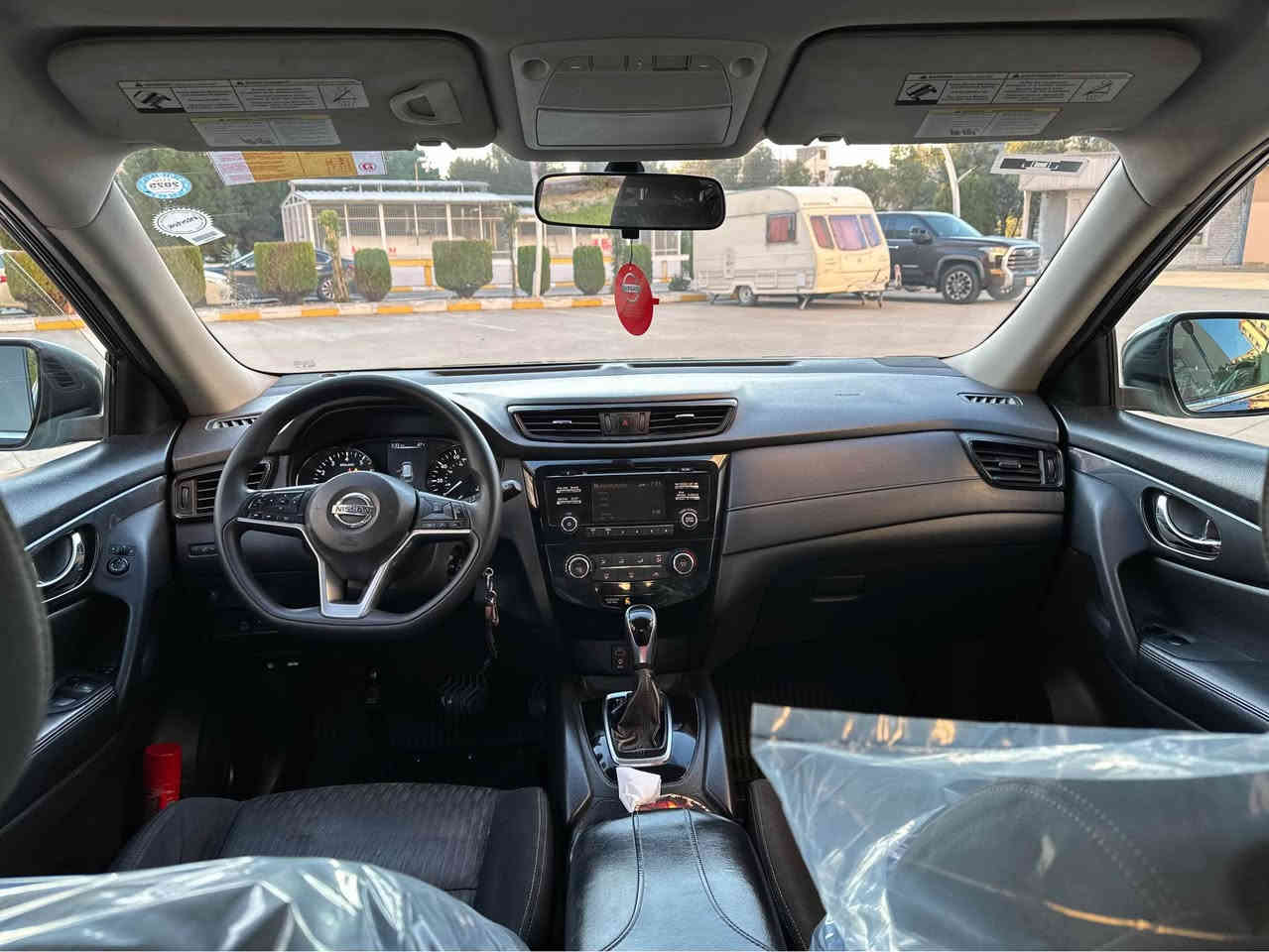 Nissan rogue 2017 AWD
رەنگی ڕەشی قەتران سەیارەکە زۆر جوانە تەنها بۆنیتی بۆیاخە  ئێرباگ بەس سوکانی تەقیوە  بیلاد دانراوەتەوە دەبڵ ئەکسلە  
KNMAT2MV5HP500526
نرخی ١٤٥ گەڵاو مەعامەلە 
*********** السليمانية, العراق
