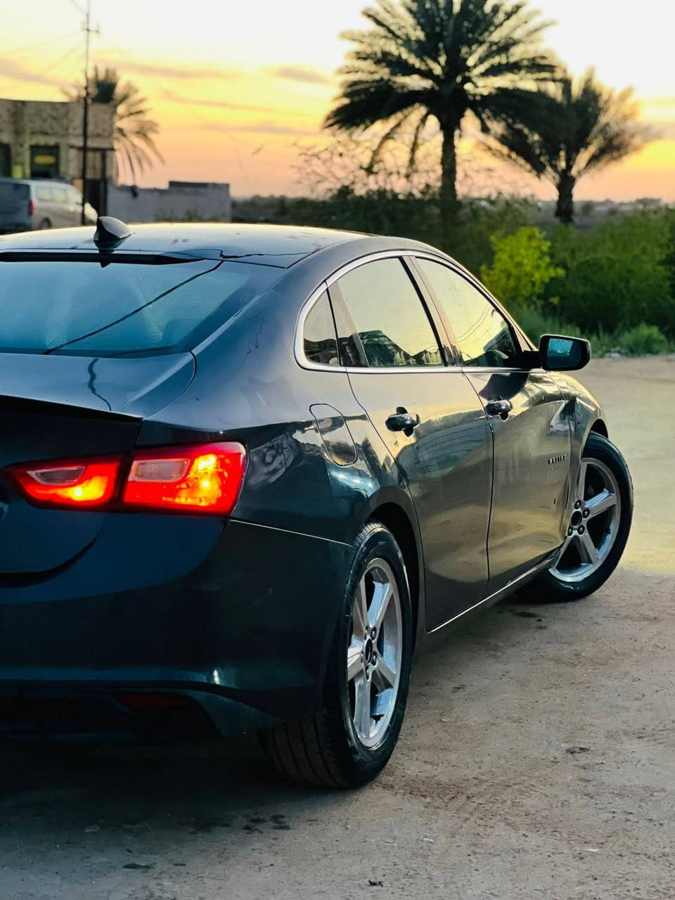 ماليبو ١٧ رقم بغداد دولي جديد مكينه وكير وحداديه تخم تاير وتبريد ثلج حادثها مرفق بالصور بيها رشات صبغ قليل بدون حادث السعر ٨٠ وبيها مجال قليل الاستفسار *********** مكانها بابل القاسم
