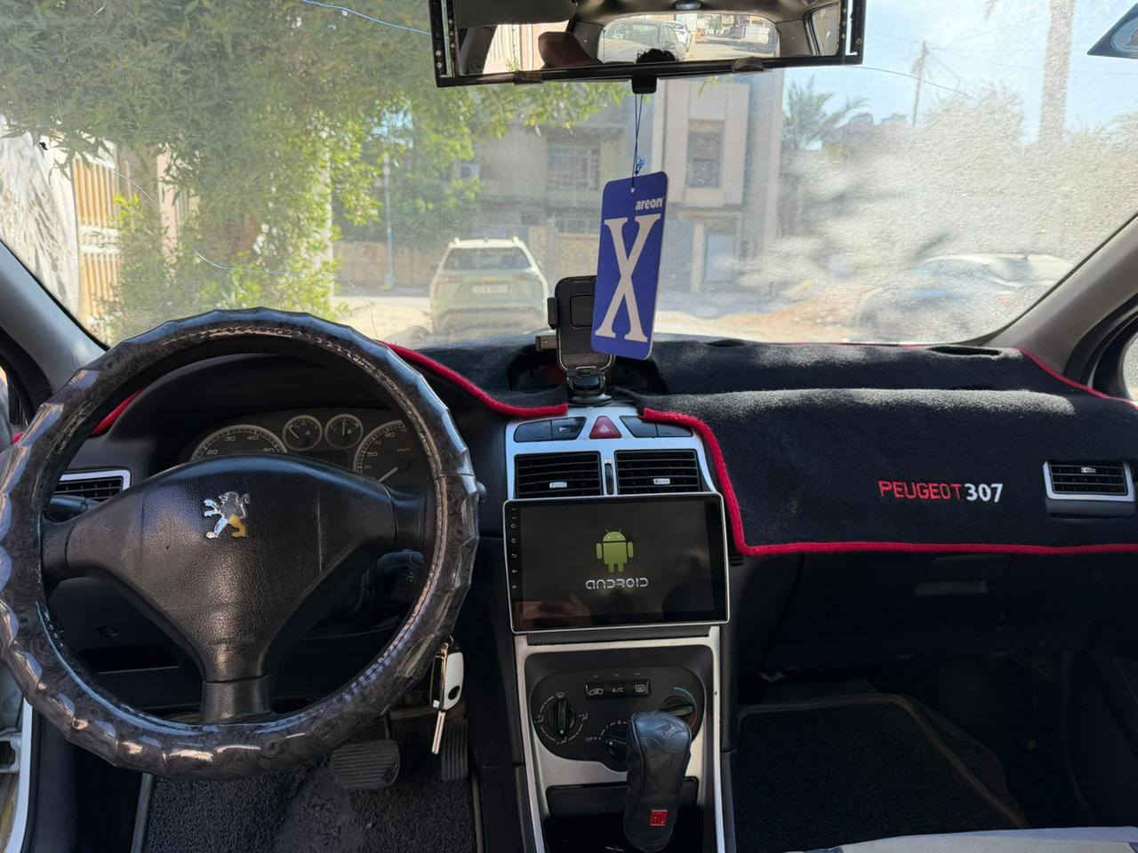 سياره نضيفه بلادي بدون صبغ فقط بس بنيد مبدل سياره خير من الله ونضيفه جدآ السعر ٥٣ ورقه *********** واتساب
