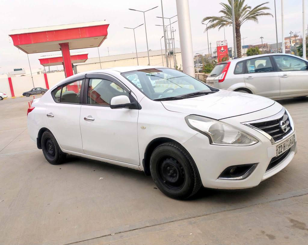 نيسان سني هندي 2016 كير اوتوماتيك  بطاقة بنزين موجود سيارة بدون صبغ فقط به اماكن بارد كير بشرط و صدر جديد 
سنويه بعده سنة يخلص
محرك مضبوط فقط شويه به صوت زنجير و هذا ما مأثر أبد
سعر 94 
كركوك رحيم اوا 
***********
*********** كركوك, العراق
