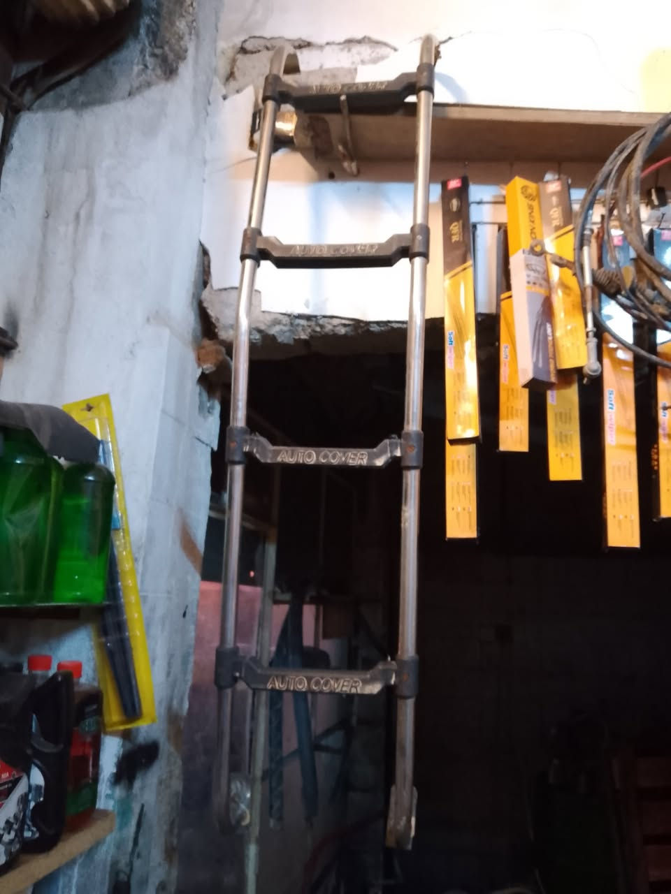 السلام عليكم متواجد اغراض كيا لزكات مال 2000 سبايدر كصا مال بجم طير مال بجم ربل صفحة طخم كامل نضيف درع امامي سلم خلفي لايتات بك لايت السعر اتصل وادلل *********** /***********
