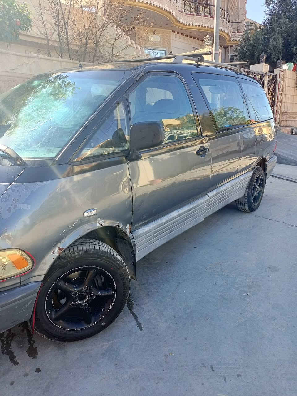 السلام عليكم تحية طيبة الى اعضاء الكروب المحترمين للبيع بريفيا 7 راكب تيوتا رقم واسط  إنكليزي باسمي سنوية نافذة من شهر 11 سيارة بلاد مو تحوير كير مكينه لا صرف ولا بخار شرط التحويل السعر 35 وبيه مجال *********** او*********** اتصال فقط غير متواجد
