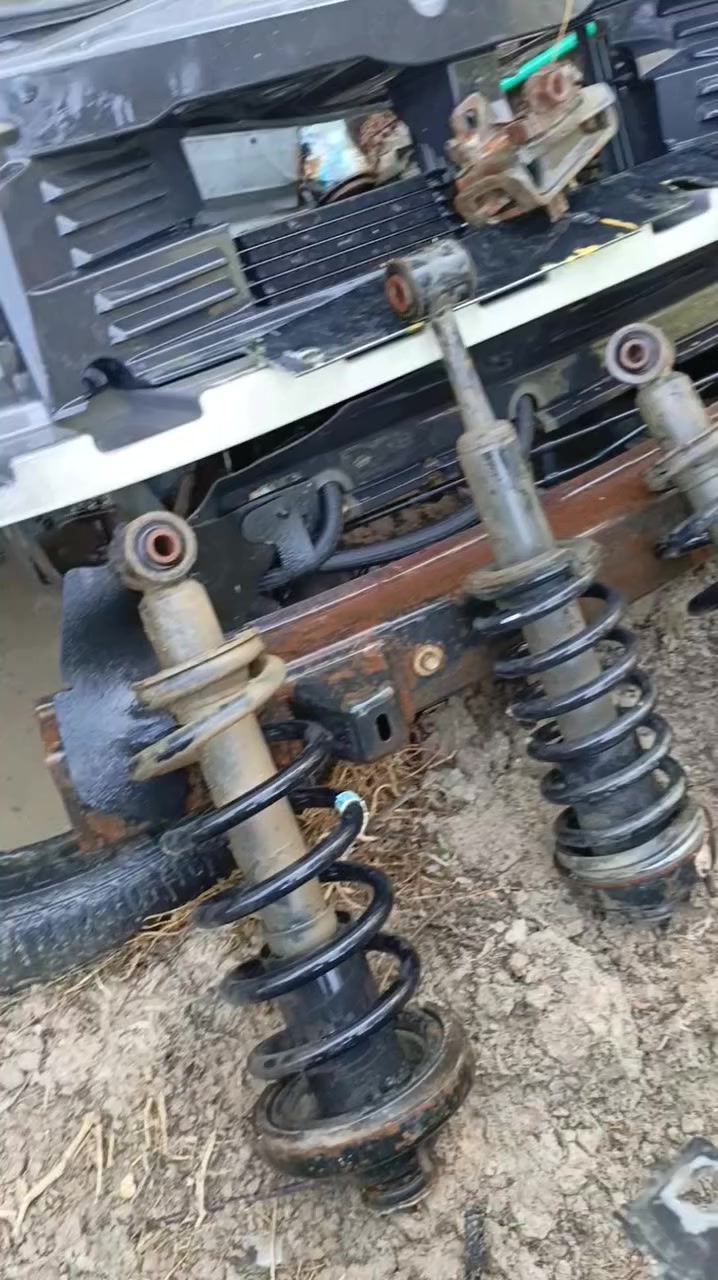 اسلام عليكم من رخصه المسؤول عندي هاي الغراض للبيع مال فورد 2010 المكان البصرة گرمه علي ***********
