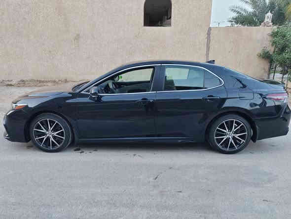 كامري ٢٠٢٣ اسود ماشية ٥٣ كم تبديل باب السايق والذي خلفه بغداد مراوس بسعر اقل أو بيع السعر ٢١٥ هاتف ***********
