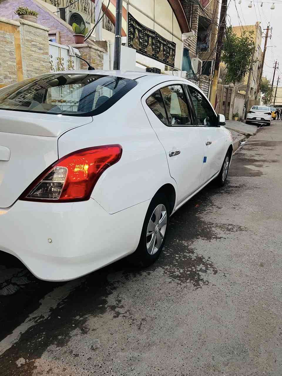 السلام عليكم
نيسان سني هندي بليتة الزركة 
موديل 2019 مكفولة كفالة عامة 
سيارة ماشية 84 الف كيلو حقيقي 
120 أدك جرس 🔔 
تايرات امامية جديدة
باتري جديد 
رقم بغداد بسمي 
سعر 107 
رقم الهاتف ***********
