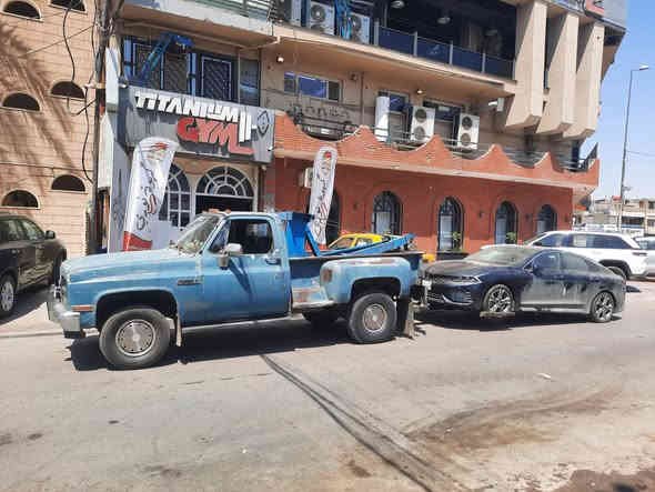 السلام عليكم حبايب
شوفر اليت البيع  مديل ٨٠
مكينة ٣٥٠ جديده كير ٤٠٠ جديد 
صدر جديد سيارة جاهزه 
رقم انبار بسمي سنوية صاقطه صارلها سنة تحويل مباشر 
السعر ٤٠ وبيها مجال قليل
مكاني بغداد البياع 
***********
