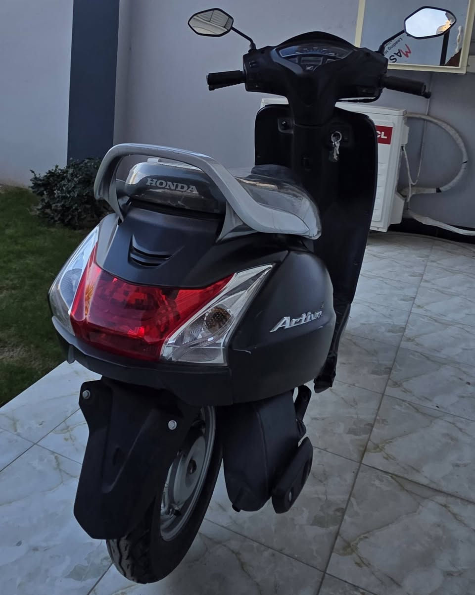 السلام عليكم
للبيع دراجة نارية هوندة ياباني اللون رصاصي حجم المحرك ١٢٥ السرعة ١٠٠ وبيها شاشة ذكية  ماشية الدراجة ٤٣٧١ وبيها شخوط كما موضح بالصور والمشتري يجي يشوف ويدلل

 للاستفسار عن السعر الاتصال على هذا الرقم ومتواجد واتساب 
***********
