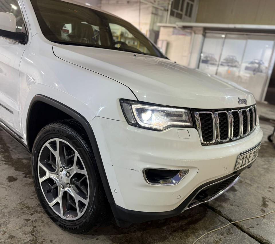 جيب خليجي 2019 لمتد وكاله ليث العبيدي فول مواصفات  ماشيه 51 سياره مكفوله عدا بارد بسيط جدا خلف باب السائق بالاضافه الى دوسات كهربائيه على فتحه الباب . 
حساسات اماميه خلفيه وتوقف ذاتي 
صندوك ومري  كهربائ 
3 شاشات امامي خلفي 
تسغيل عن بعد
بصمه 
بانورما 
لد نهاري
كروس سرعه 
كشن كهرباء
كشنات حار بارد 
ويل كب 20
حساس امامي خلفي
داخل 
اوفوايت

***********
