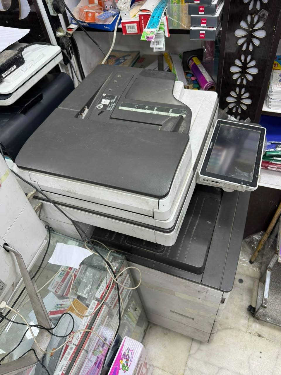 طابعة نضيفة للبيع للتواصل عبر الوتساب ***********
