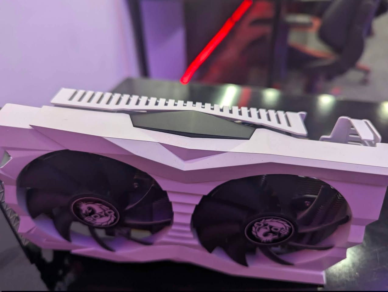 السلام عليكم
RTX 2060 SUPER 8G WHITE 
كارت مستعمل سنة وعلى الفحص والضمان تأخذه من باب البيت او تجيب الكيس مالتك اشدة الك وتفحص براحتك 
اي أشكال مابي مثل الورد شغال 
سبب البيع طورت لل 3070  
ياخذ كيبل باور 8pin 

Apex legends 1080 low 260-300 FPS
FORTNITE low performance 300-400
CS2 mix high فوك 230
BATTLEFIELD 6 Low FSR 160-210

مكاني بغداد البياع شهداء البياع قرب سوق رضا
السعر 250 الف وبي مجال


**إذا كنت صاحب هذا الإعلان وتريد حذفه لأي سبب، رجاءا أرسل رسالة إلى الدعم الفني**