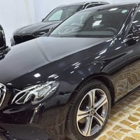 سE200 الماني زمان ديزل موديل 2020 ماشي 57000كم تلفون 07504457659