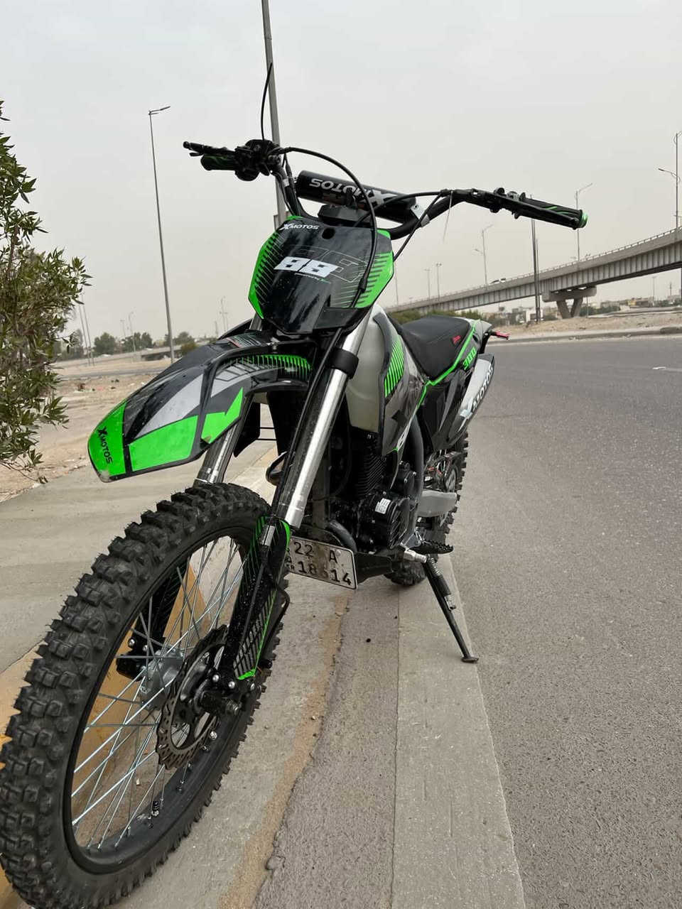 السلام عليكم قفاز xموتل دراجه صارله سبوعين من نازله من المعرض دراجه نضيفه دراجه جديده وقويه حجم  300c
السعر 2500وبيه مجال  مرقمه اربيل  المكان بغداد الجديده النعيريه قرب جبار ابو الشربت 
الرقم للاستفسار ***********
