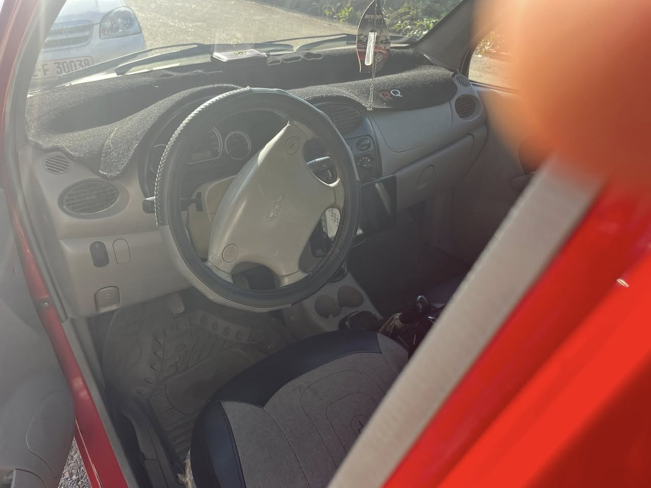 السلام عليكم
سياره كوكو مديل2012
سنويه وارقام نكليزي جديده
محرك وكير نضيفه
تبريد وكهربائيات كلها شغاله
السياره بسمي شرط التحويل
السعر ٣٦  للستفسار***********
***********
