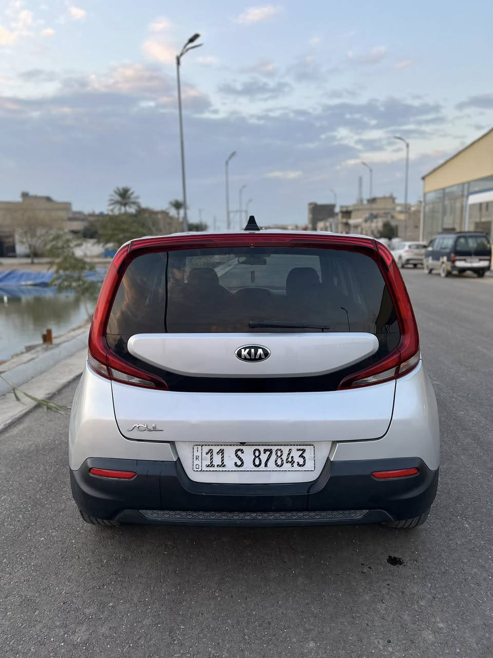 صول 2020
مواصفات عادية سويج شاشة تحكمات ستيرن 
شاشة انضمة قيادة ايكو سبورت مانع انزلاق اطفائ ذاتي 
السيارة جاهزة ضررها بنيد طاير وجاملغ خلفي فقط
مكاني بلديات او حبيبية 
سعرها 120  ماكو هيج سعر. نازل بيها اريد ابيع 
بيها مجال قليل 
استفسار واتساب اتصال 📞 
***********
