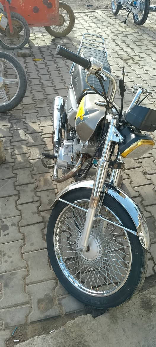 للبيع موديل 23 نامه 
***********
