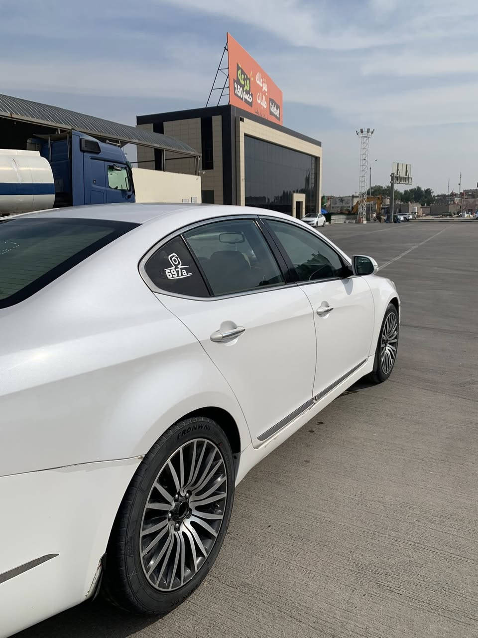 السلام عليكم ورحمه الله وبركاته سيارة كيا كادينزا 2010 خليجي رقم اربيل الدولي بأسمي سنوية وهزة جديدة السنوية لسنة 2030 بيها جاملغ أمامي نفسه معمر ومصبوغ وعندك الدعامية الوره والكدام يحتاجلهن شوي ترتيبات والباقي كله مابي شي والكير والمحرك كفالة
والسعر 110 وبيها مجال قليل والشراي يتصل وعلى عيني وراسي وهاذا الرقم *********** او ***********
