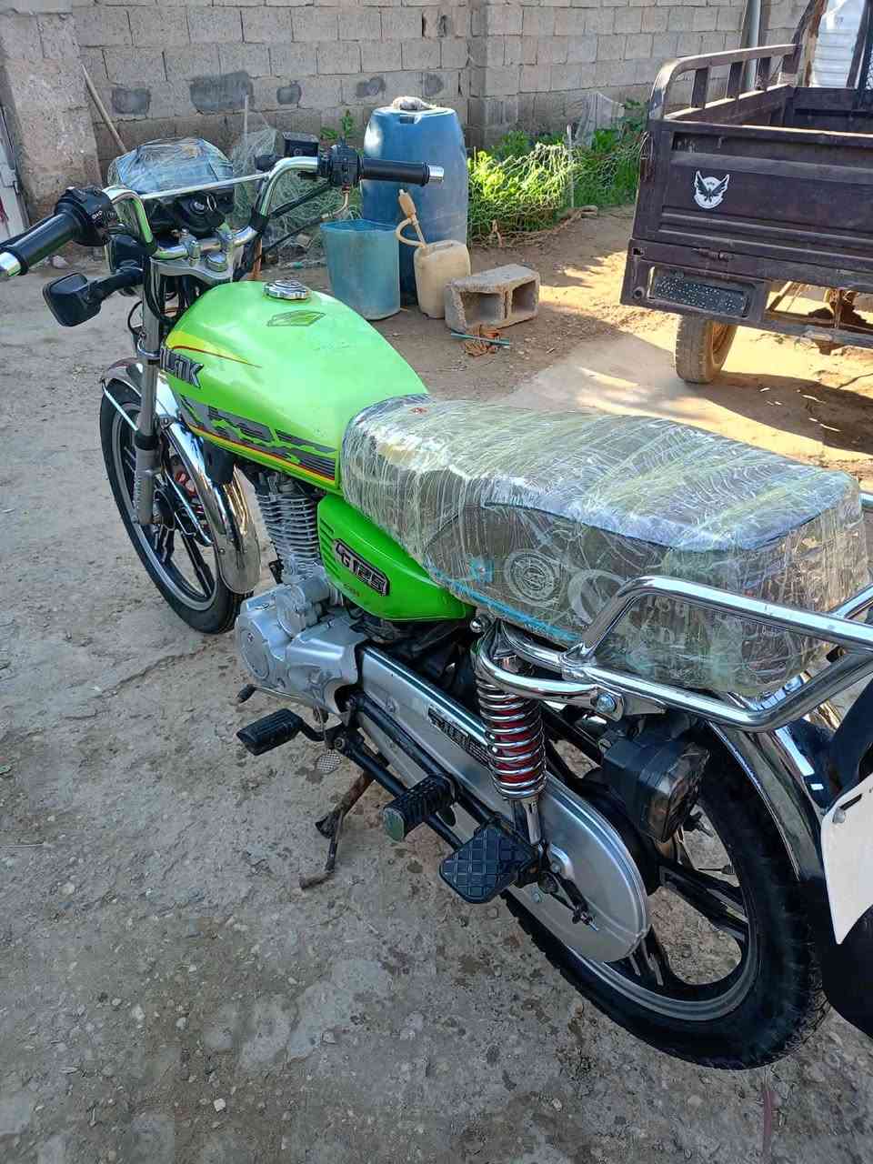 السلام عليكم دراجه سافان موديل 2023 اوراق للبيع او مراوس ب تايكر اربعه كير  مكان واسط دبوني السعر 600وبيه مجال  اتصال***********
