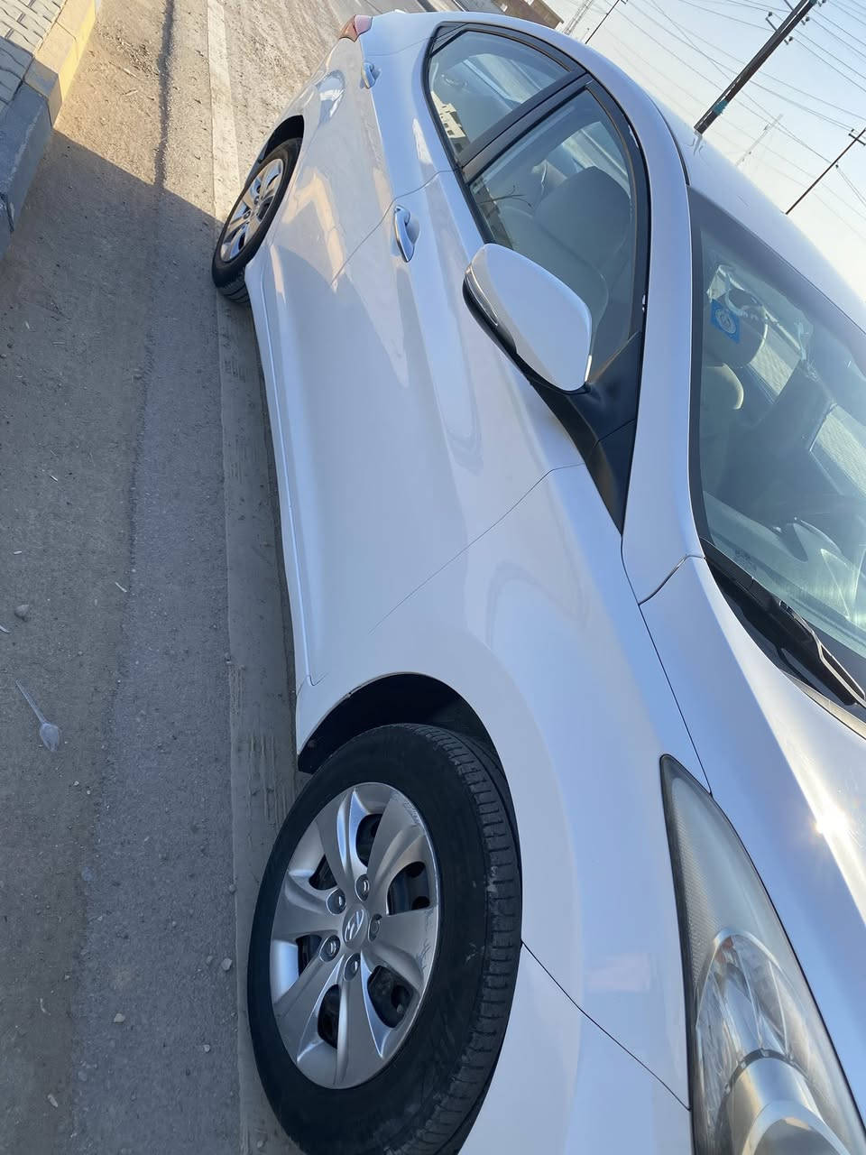 النترا 2014 خليجيه 1600 رقم واسط بيها صبغ هلال الجاملغ الخلفي مع باب خلفي وباب الصدر ثلاث أرباعه اثر شخوط بدون حادث وصور قبل الصبغ موجوده مكينه وگير مكفولات ..شاشه وكامره وتحكم ستيرن ومري شفط واشاير بالمري …مكانها كوت الخاچيه السعر(112) ***********
