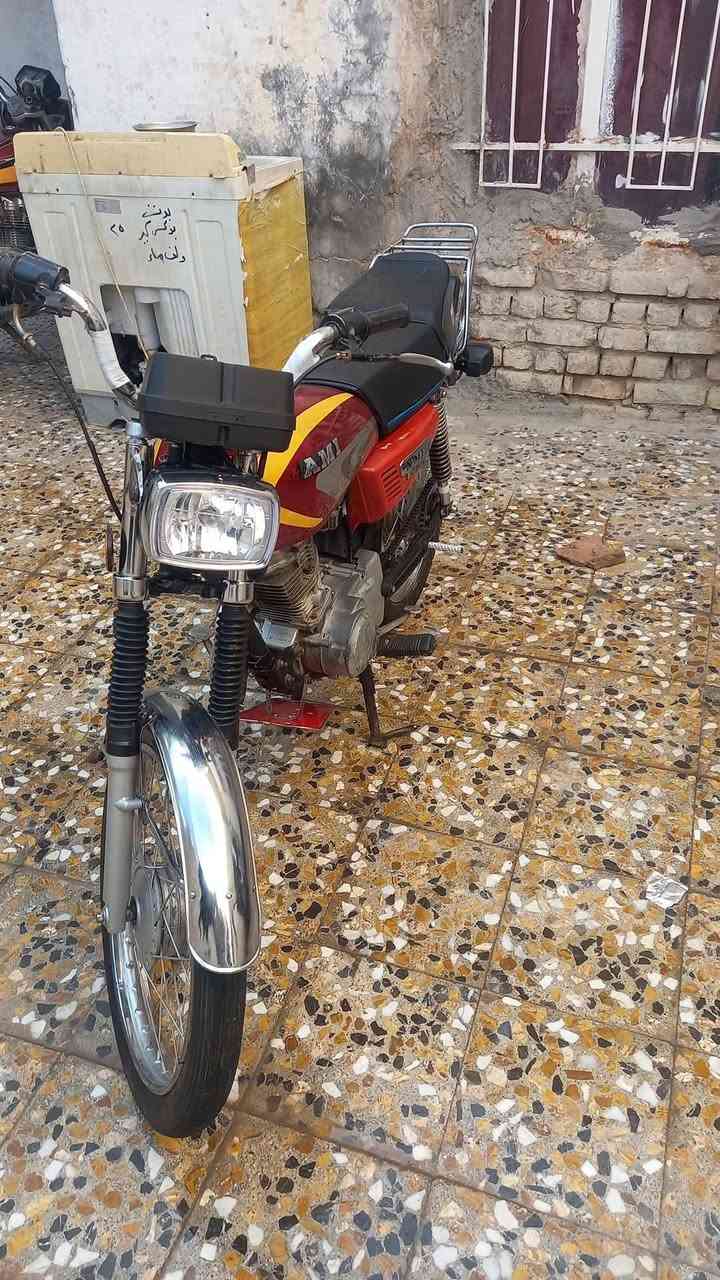 سلام عليكم دراجه لبيع كلك دراجه نضيفه فقط مفتوحه ما مشروكه سعر 450وبيه مجال قليل رقم ***********
