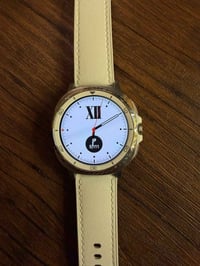 ساعة سامسونگ  8 كلاسك 46 ملم استخدام اقل من اسبوع اخت الجديدة و غراضهة...