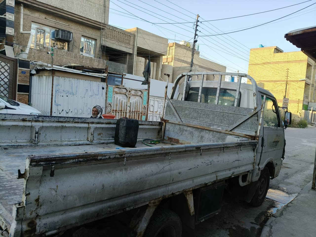 سلام عليكم
كيا حمل بنكو قديم موديل 94

بدون لوحات سيارة بدون

السعر 18$
بغداد /كفاءات العبيدي 
***********
