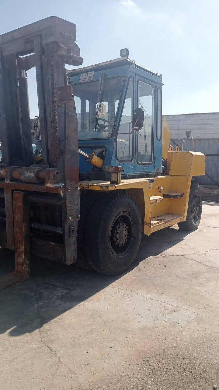 للبيع شوكية عشرة طن كوماتسوا محرك ازوزة رقم بصرة للأستفسار الأتصال على الرقم الآتي *********** او ***********
