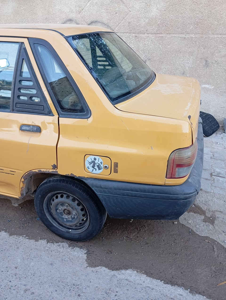 السلام عليكم سايبا للبيع مديل11كير ومحرك مكفولات الكشر يرادله ترتيب رقم بغداد شرط تسوي عقد مروري وابيعلك سعر 16ورقه مجال بسيط جدا حك جيه بس مكاني بغداد  ابوغريب ***********
هيئه غرامات عليه تاخذ صافي
