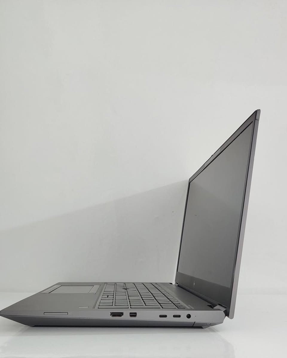 🔥 HP ZBook Fury 15 G7 – محطة عمل قوية

المعالج: Intel Core i7 – الجيل 10 (H) بسرعة 2.70GHz
الرام: 16GB DDR4
الهارد: 512GB SSD
كرت الشاشة الداخلي: Intel UHD Graphics
كرت الشاشة الخارجي: NVIDIA Quadro T2000 with Max-Q Design بسعة 4GB
الشاشة: FHD
الكيبورد: ليزري ضوئي AE
نظافة: عالية جداً

💰 السعر: 735,000 دينار

📲 واتساب: ***********

🏬 لابتوبيا – بغداد، الأمين الثانية، شارع النواب

✨ التفاصيل المرفقة مع الجهاز:
• ضمان شهر بعد الاستلام
• فحص أمام المندوب
• توصيل سريع خلال 24 ساعة
• تغليف احترافي
• ملحقات: حقيبة + ماوس + ماوس باد + شاحن أصلي

راسلنا الآن للحصول على الجهاز أو للاستفسار 👌
