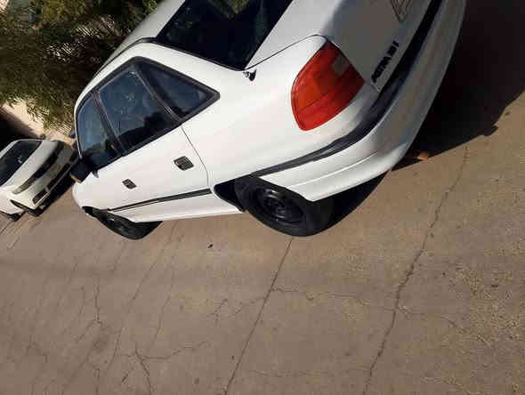 اوبل استرا ١٩٩٣ مشروع وطني سنوية ٢٨ ضرر صندوق السياره وصبغ بونيد وهلالات رقم كركوك السعر ٣٨ ورقة الاتصال  ***********
