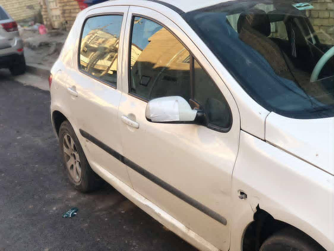 السلام عليكم للبيع سياره بيجو فرنسي سياره بلاديه لا ضربه ولا صبغ مكينه كير خير من الله يرده ترتيب قسام شرعي تاخذ شرط تحويل بس تبصم وتحول كامله السعره ٣٩ وبيه مجال مكاني بغداد الشعب الرقم *********** بس وتساب بس وتساب مابي ؤصيد
