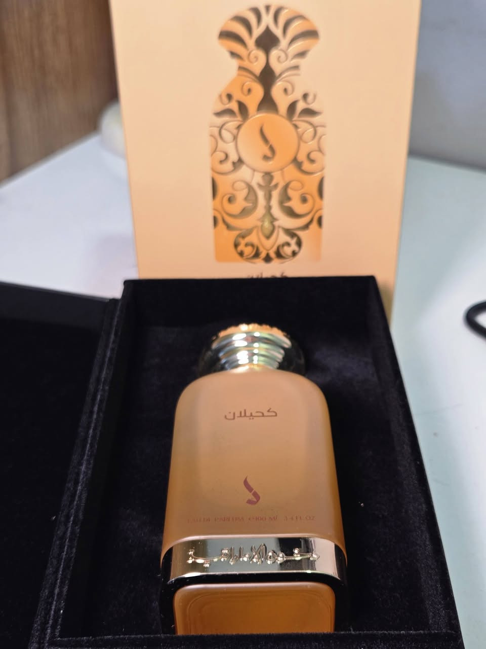 عطر كحيلان من دخون الإماراتية 🇦🇪
عطرٌ شرقي يأسر الحواس ويجسّد أصالة الصحراء وسحرها في زجاجة.

صُمّم "كحيلان" ليكون انعكاسًا عصريًا لجاذبيتك وأناقتك،
يفوح بنفحات البرغموت القوي والتوت،
ثم يكشف عن قلبٍ دافئ من نجيل الهند،
ليترك بصمته بقاعدة مترفة من العود الأبيض، والعنبر، ولمسة مغرية من الكراميل.

💎 تركيبة فريدة تثبت حضورك في كل مكان
🔥 فوحان آسر | ثبات يدوم لساعات
السعر 60 الف


**إذا كنت صاحب هذا الإعلان وتريد حذفه لأي سبب، رجاءا أرسل رسالة إلى الدعم الفني**