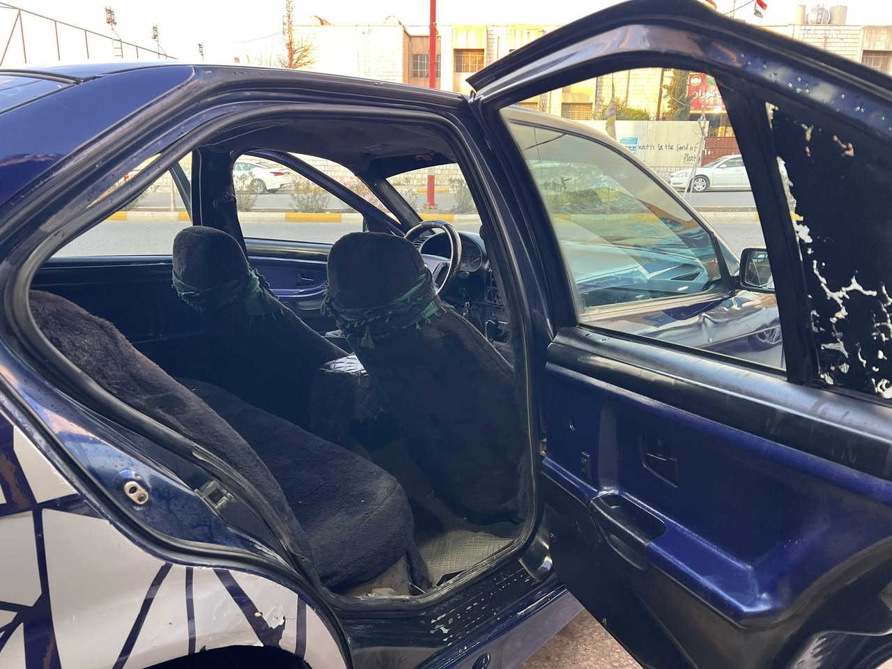 ئەدمین ❤️ bmw e36 320 مۆدێل ١٩٩٠ وارد یابانی  مەکینە ٢٠ شەش بستۆن گێڕ عادی بەشەرتی گێڕو مەکینە و وەرگەڕاو دەعمی قورسی نییە هەموو گیانی بەشەرت وایەرمەنی بەشەرت سەنەوییە بەشەرتی ئەوەلیات  هەتا بڵێی جوان و ڕێکو پێکە بەس فرۆشتن گۆڕینەوە ناکەم 
شوێن سلێمانی  
سعری ١٨ گەڵاو مەعمەلە


**إذا كنت صاحب هذا الإعلان وتريد حذفه لأي سبب، رجاءا أرسل رسالة إلى الدعم الفني**