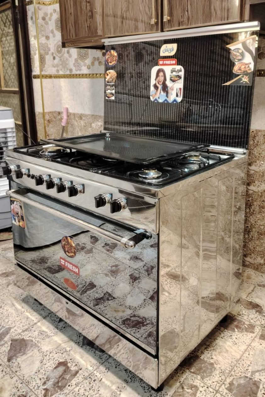 ❤️‍🔥طباخ فرش مصري للبيع❤️‍🔥
الطباخ ماركه معروفه FRESH (( المصري الأصلي)) استعمال قليل كلش الفرن والعيون.
✅️ حجم 90×60. (( ابو الفرن الواسع جانبو )).
✅️ الطباخ سل ستيل كامل 5 عيون.
🔥كل العيون والفرن نااااره زرررركه🔥. 
 كل الكهربائيات تشتغل فووول بيه الجداحات وماطور شوي الدجاج والأضائه الداخليه للفرن ....وياه صينيه وشبجه الفرن وقاعده شوي الدجاج.
((مكلفه بالنشر فقط))...ماعدهم لا حجز للطباخ ولا توصيل.
مكانه الاعظميه. 
🔴 السعر 300 قفل 🔴 السعر مابيه مجال...لان هذا نص سعر الجديد دينباع وهو مايفرق عن الجديد بشي.
***********
