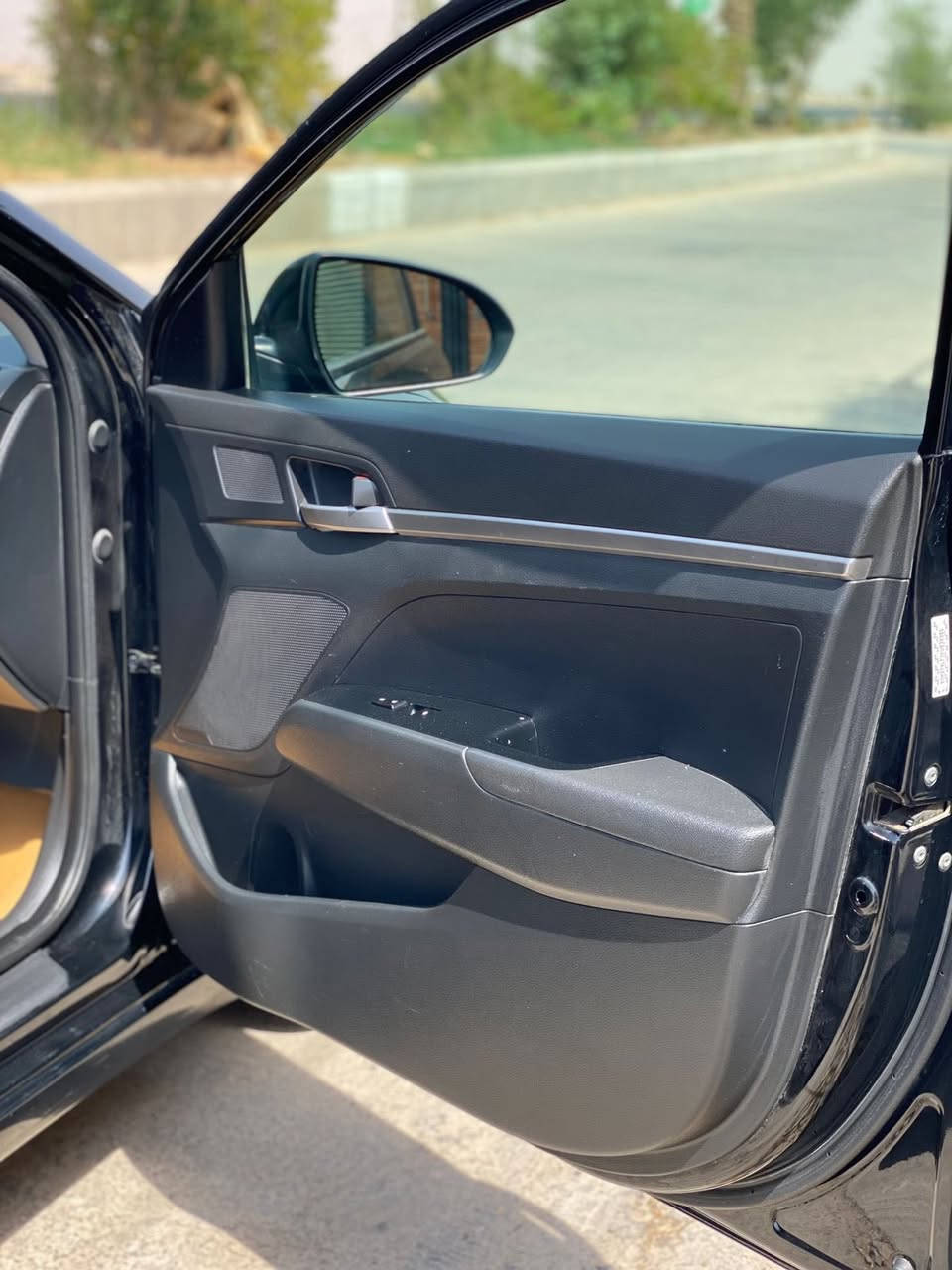 هونداي النترا ٢٠١٩امريكي محرك ٢٠٠٠ الصور والحادث موضح أمامكم للبيع العنوان النجف الأشرف 
السعر ١٤٠وبيها مجال بسيط ***********
