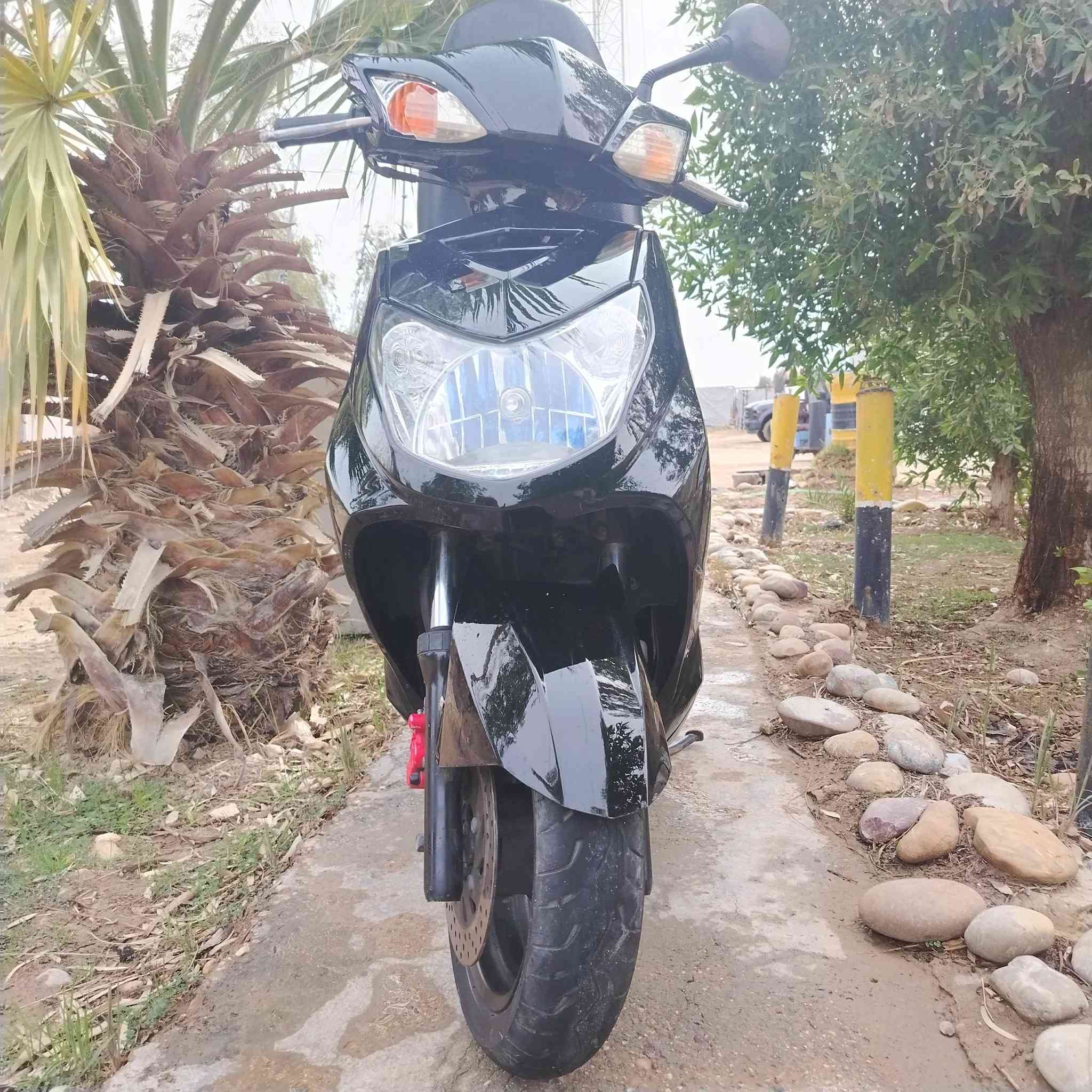 سكنس فحل ياباني محرك مامفتوح  علفحص تاخذنوزل فيت بم سكليترخطين ستان حساس اوراق كامله  وحته مكمركه دراجه تريدترقمها تريدتعوفها عادي سعرمليون و١٥٠بيه مجال حك جيه خواتها برمبه مليون و800رقمي ***********مكاني لطيفيه حي السلام
