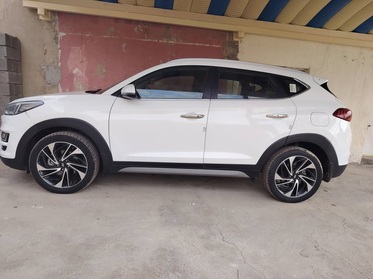 توسان 2020 ماشيه 90 مكان بغداد
كفاله عامه للاستفسار الاتصال على الرقم ***********
السعر 213
