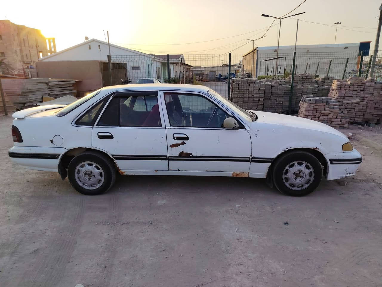 السلام عليكم دايو برنس ١٩٩٥ للبيع أو مراوس رقم مثنى ألماني السياره جاهزه من كير أو محرك أو كهربائيات كير أوتو راعيها يريد مداور موجود بسماوه 
السعر (30) أو بيها مجال بسيط
***********
