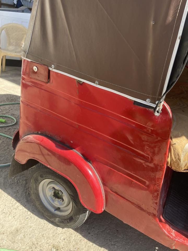 السلام عليكم تكتك 18 للبيع معمره محرك 20 السعر خاص او للاستفسار على الرقم *********** العنوان بغداد الزعفرانيه
