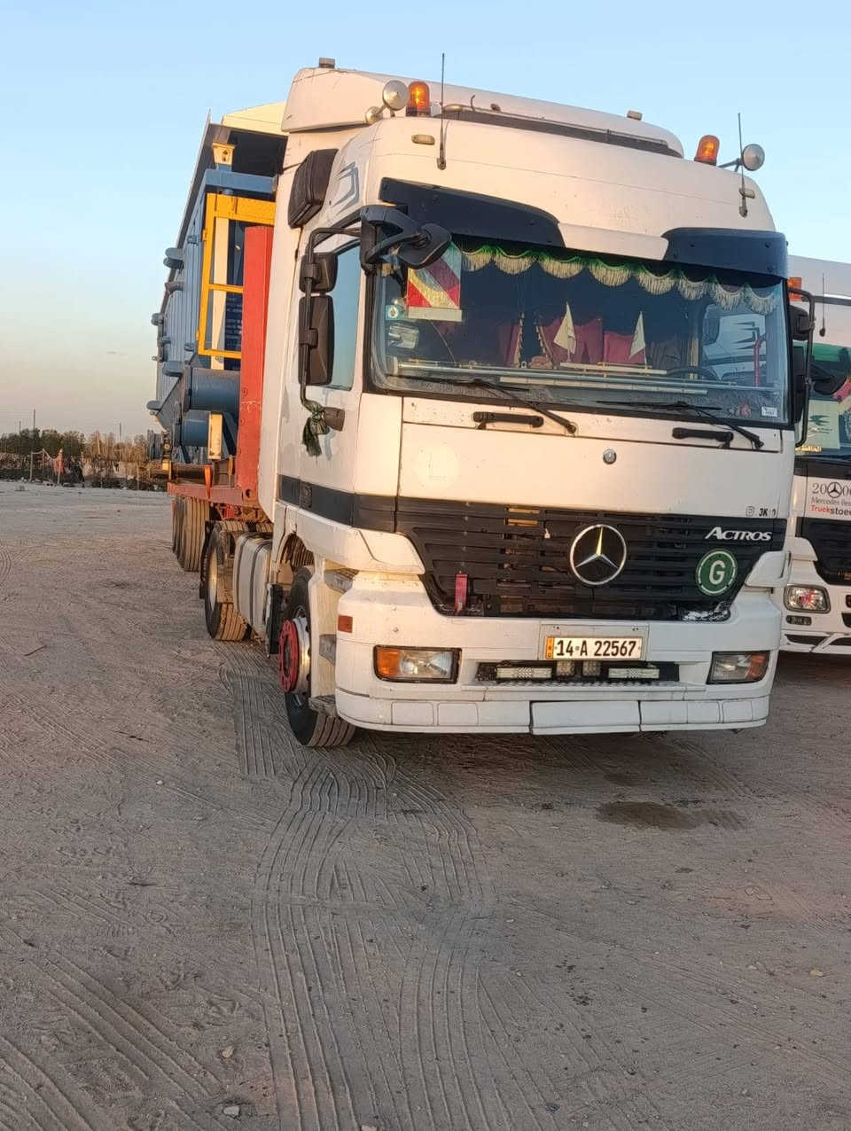 سلام عليكم  لفينيه راس وعربانه  رقم بصره مكان بصره سفوان بسمي تحويل رقم ***********
