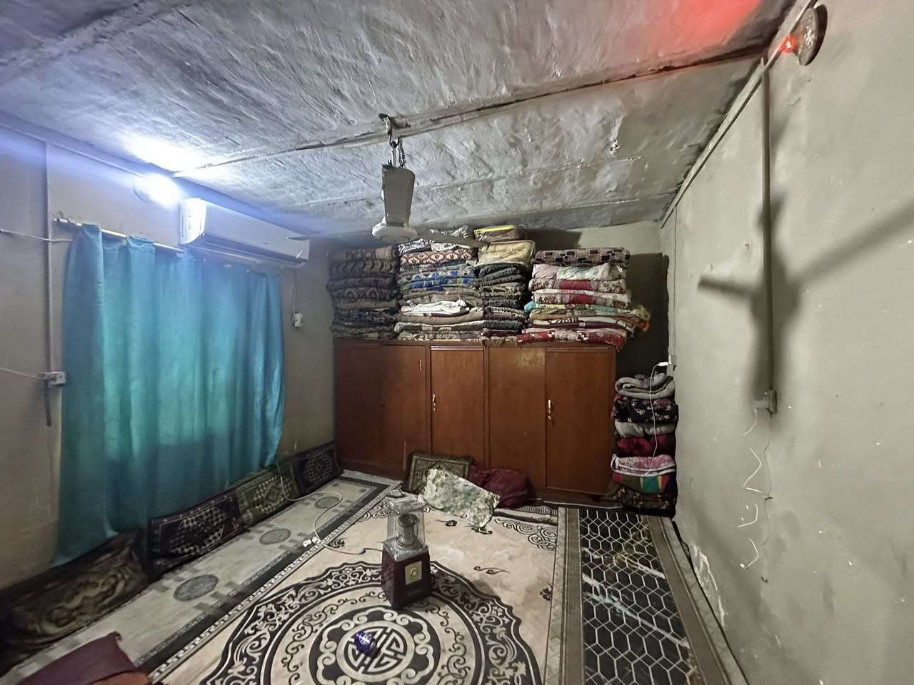 دار للبيع منطقة ال معالي زراعي
مساحه 200 متر بناء بلوك وعكاده
يتكون من 3 غرف برانيه مطبغ برانيه
السعر 20مع مجال
شارع تبليط مجاري ماي كهرباء
***********
