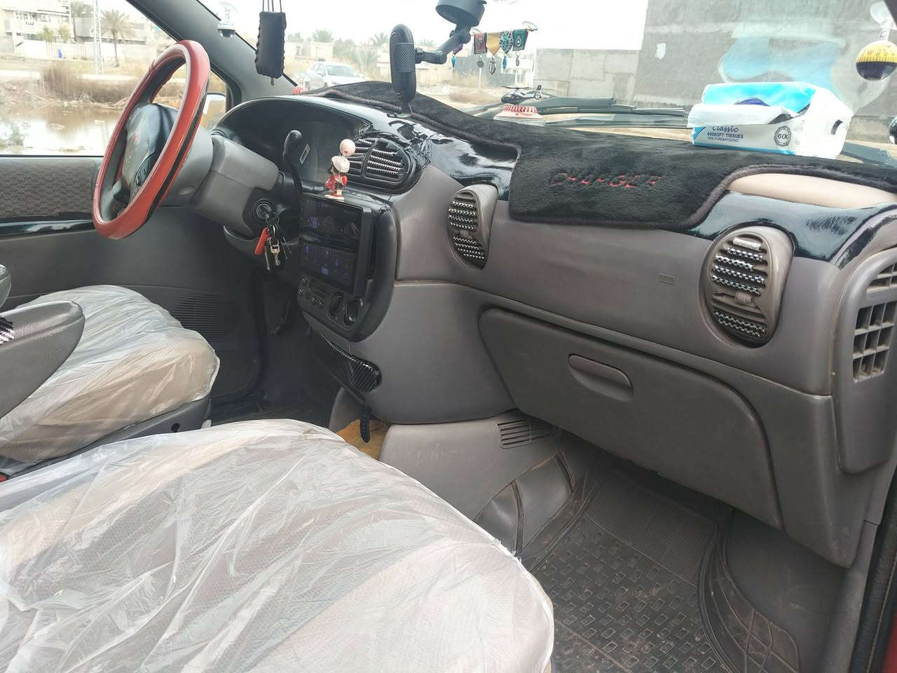 السلام عليكم  سياره دوج كرفان موديل 2000السياره خير من الله المكينه كالوبر بلادي الحداديه 60/100 المكان ديالى جديده الشط  سعر 45وبيه بسيط الاستفسار  ***********
